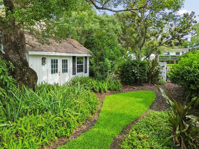 3313 W MULLEN AVENUE, Tampa, FL 33609
