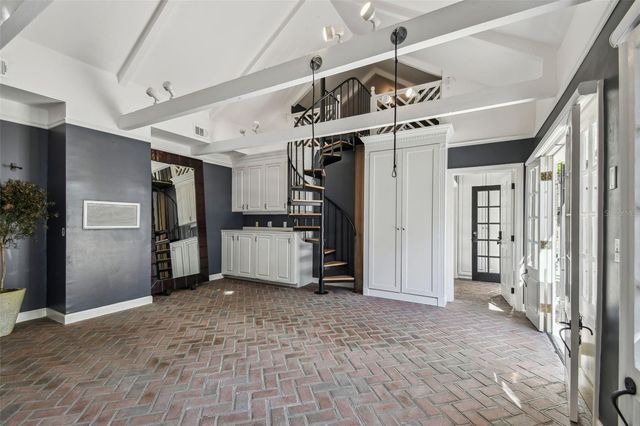 3313 W MULLEN AVENUE, Tampa, FL 33609
