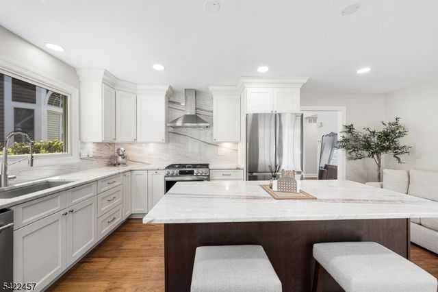 22 Smoke Rise Ln, Bedminster Twp., NJ 07921