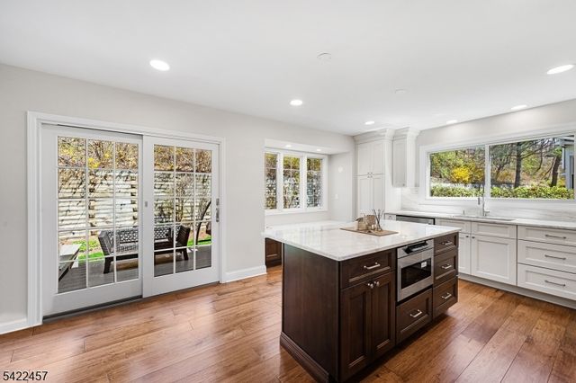 22 Smoke Rise Ln, Bedminster Twp., NJ 07921