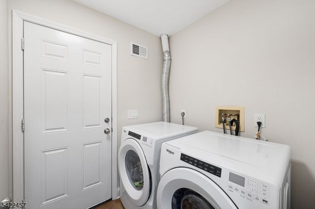 22 Smoke Rise Ln, Bedminster Twp., NJ 07921