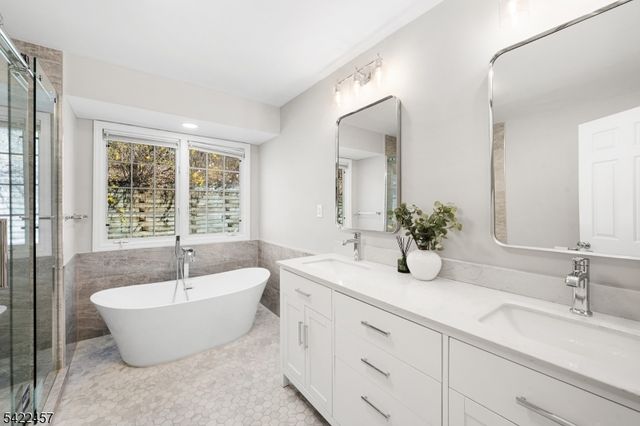 22 Smoke Rise Ln, Bedminster Twp., NJ 07921