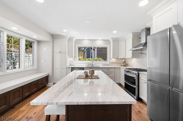 22 Smoke Rise Ln, Bedminster Twp., NJ 07921