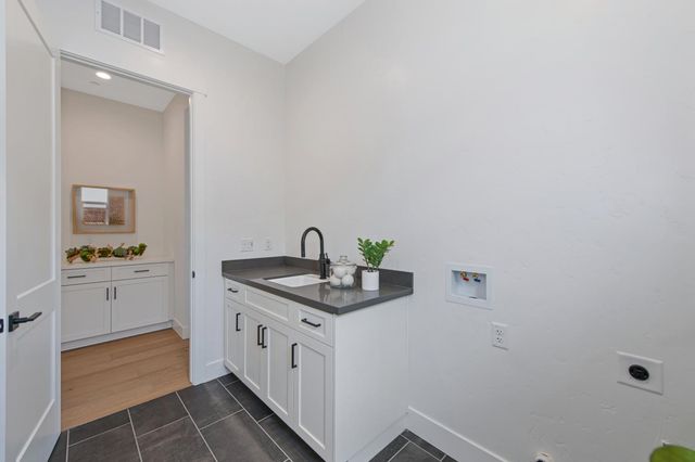 4062 Emerald Glen Ln, Folsom, CA 95630
