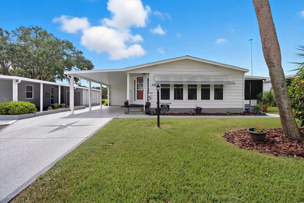 Image 4 of property listing at 720 ORCHID STREET, Lady Lake, FL 32159