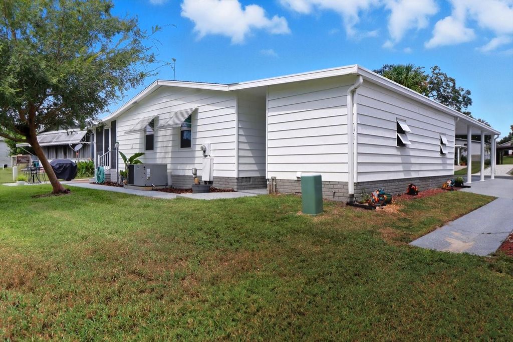 Image 37 of property listing at 720 ORCHID STREET, Lady Lake, FL 32159