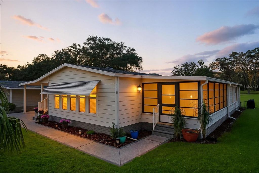 Image 40 of property listing at 720 ORCHID STREET, Lady Lake, FL 32159