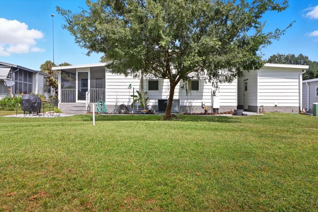 Image 41 of property listing at 720 ORCHID STREET, Lady Lake, FL 32159