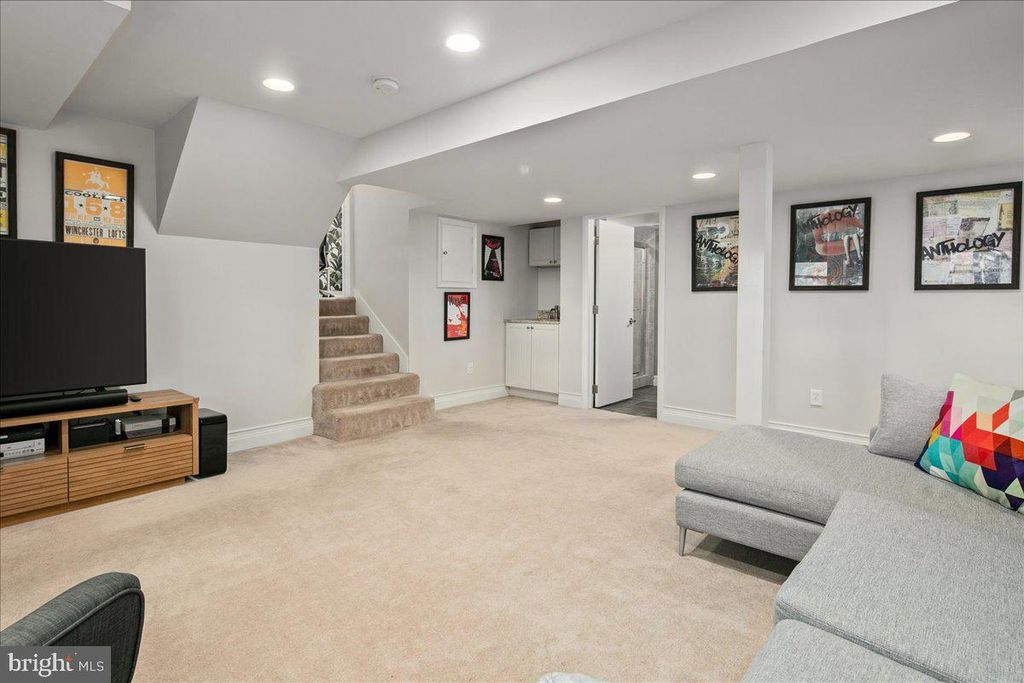 5913 4TH RD N, Arlington, VA 22203