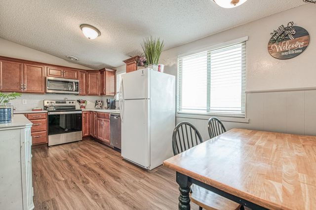 105 Rall Avenue, Clovis, CA 93612