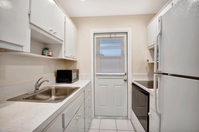 2650 W GOLF Boulevard 255, Pompano Beach, FL 33064