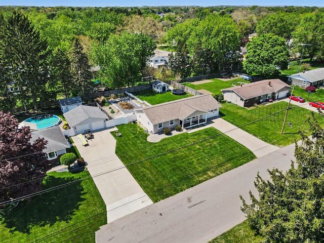 7439 Eastlane Avenue, Jenison, MI 49428