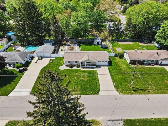 7439 Eastlane Avenue, Jenison, MI 49428