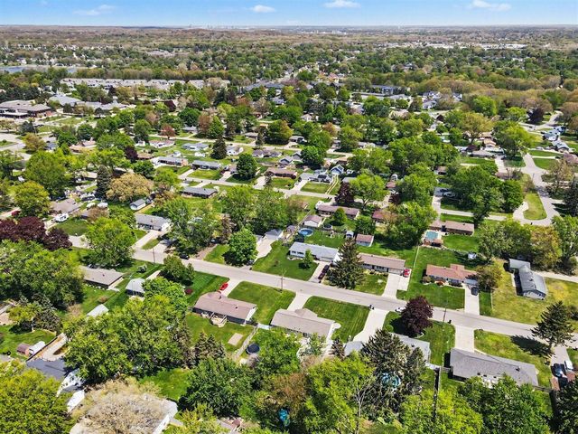 7439 Eastlane Avenue, Jenison, MI 49428