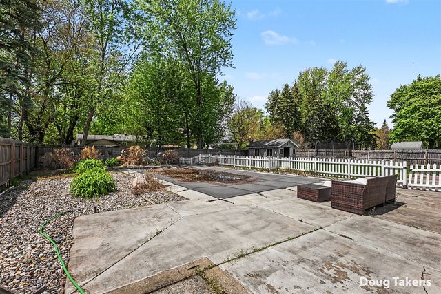 7439 Eastlane Avenue, Jenison, MI 49428