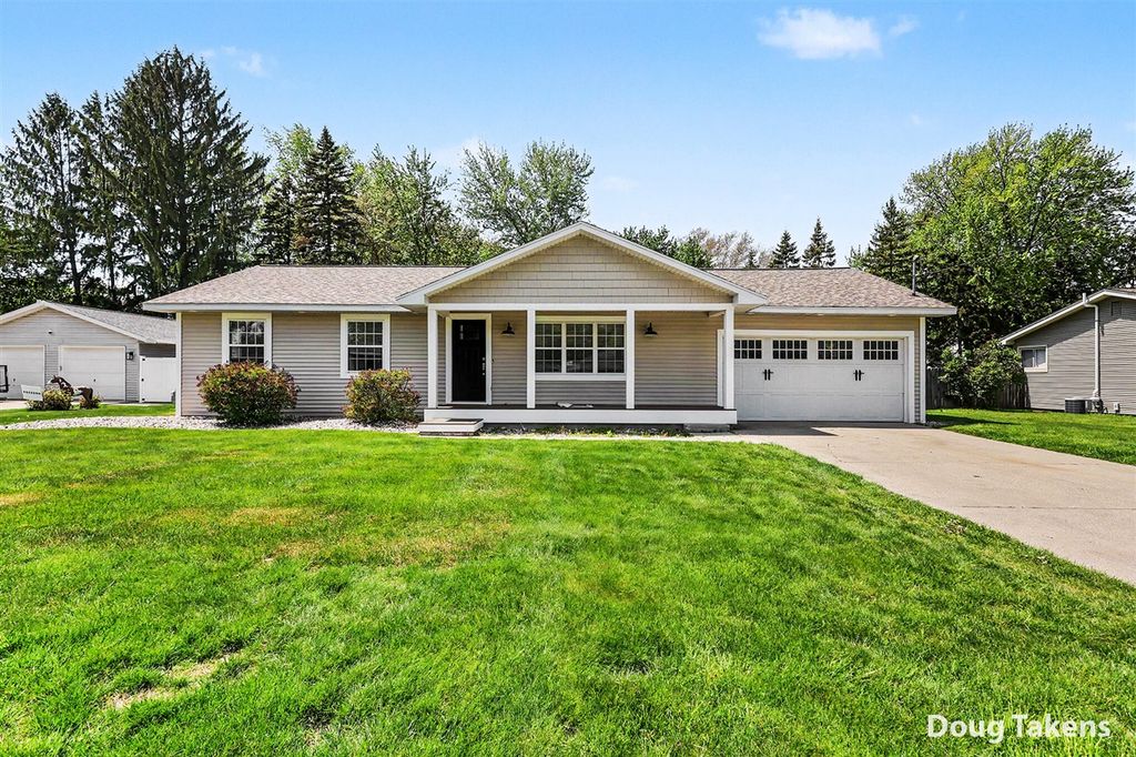 7439 Eastlane Avenue, Jenison, MI 49428