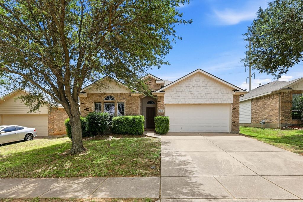 7440 Alverstone Drive, Fort Worth, TX 76120