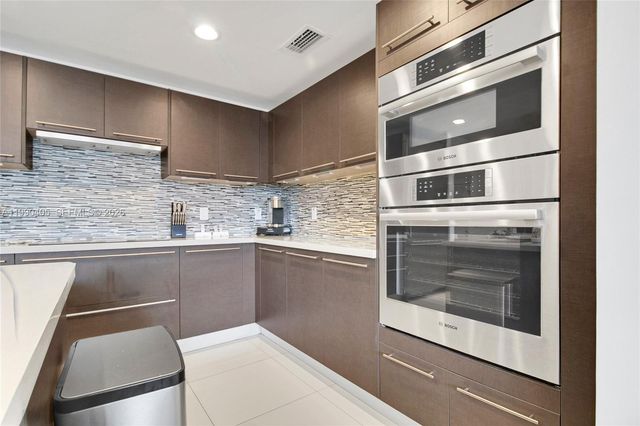 7661 NW 107th Avenue 501, Doral, FL 33178