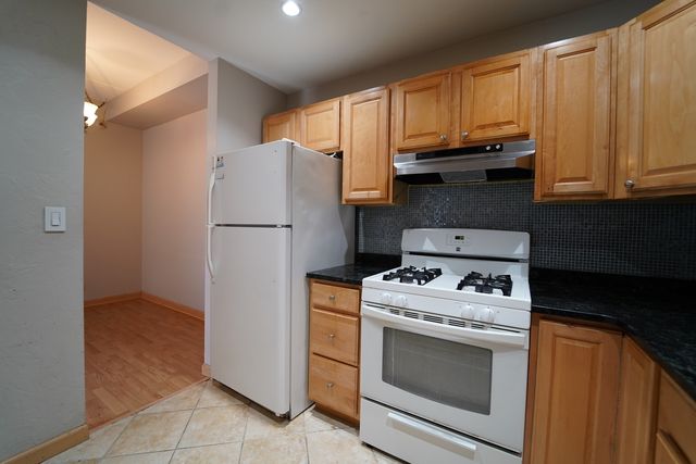1460 Fairlane Drive 119, Schaumburg, IL 60193