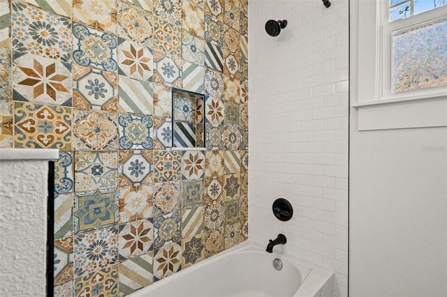 5202 N 10TH STREET, Tampa, FL 33603