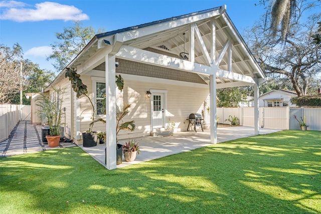 5202 N 10TH STREET, Tampa, FL 33603