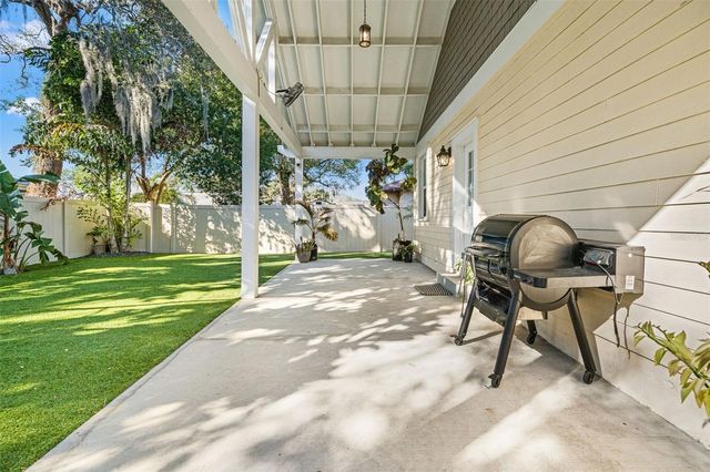 5202 N 10TH STREET, Tampa, FL 33603