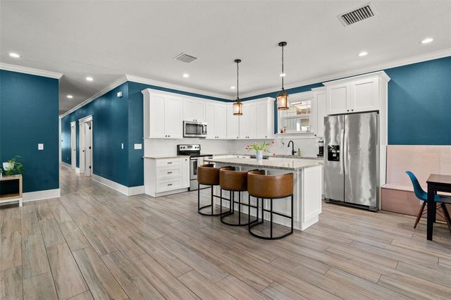 5202 N 10TH STREET, Tampa, FL 33603