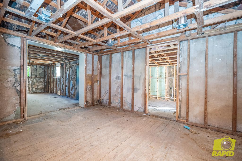 Image 15 of property listing at 1414 N Jefferson Street, San Angelo, TX 76901