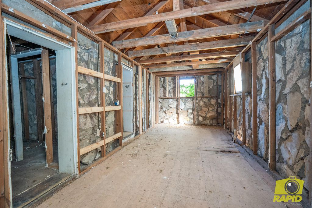 Image 16 of property listing at 1414 N Jefferson Street, San Angelo, TX 76901
