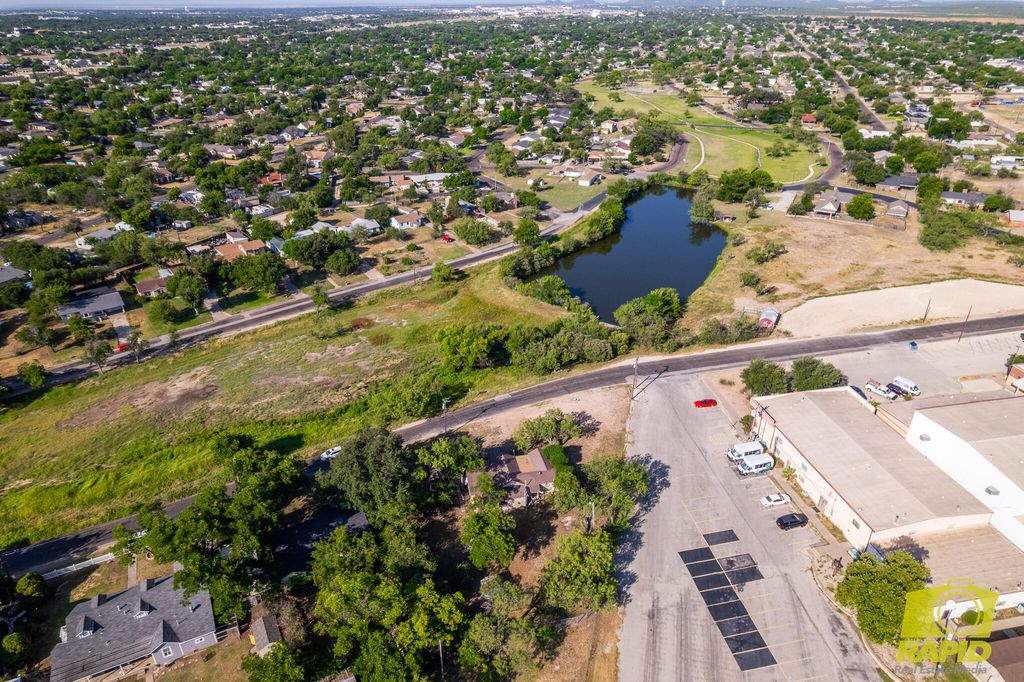 Image 30 of property listing at 1414 N Jefferson Street, San Angelo, TX 76901