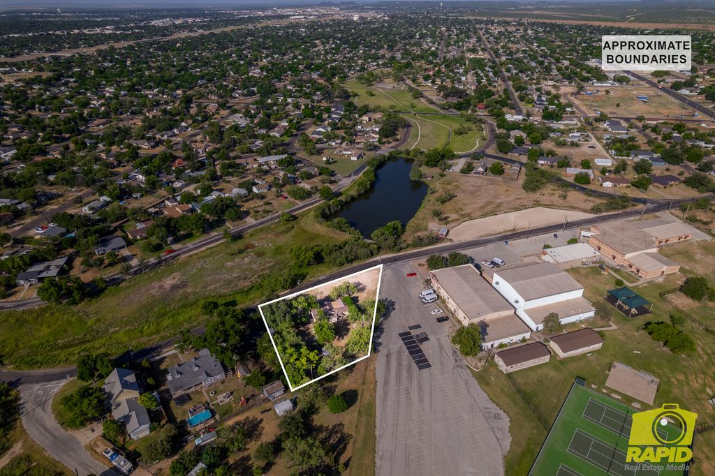Image 32 of property listing at 1414 N Jefferson Street, San Angelo, TX 76901
