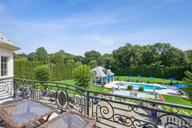 7 Covey Court, Upper Brookville, NY 11545