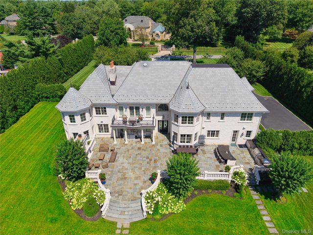 7 Covey Court, Upper Brookville, NY 11545