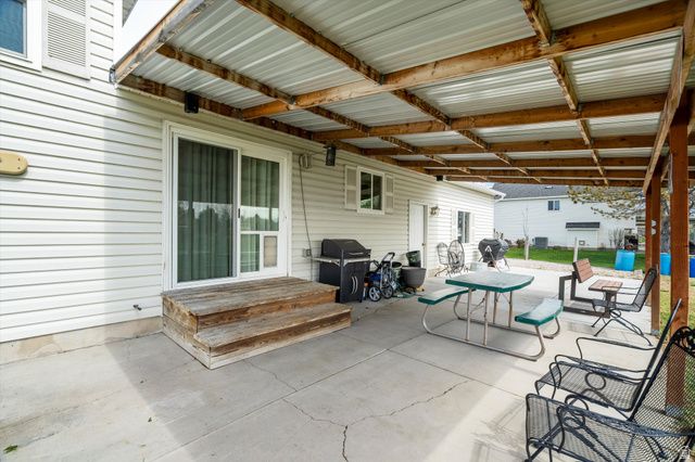 4205 W 4450 S, West Haven, UT 84401