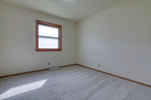 18620 Midland PLACE, Brookfield, WI 53045