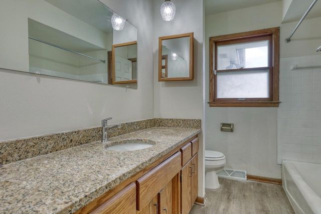 18620 Midland PLACE, Brookfield, WI 53045