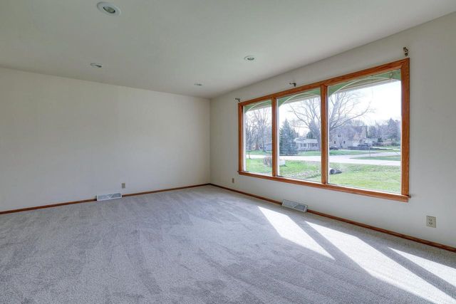 18620 Midland PLACE, Brookfield, WI 53045