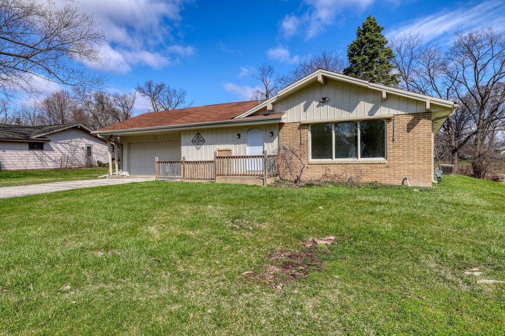 18620 Midland PLACE, Brookfield, WI 53045