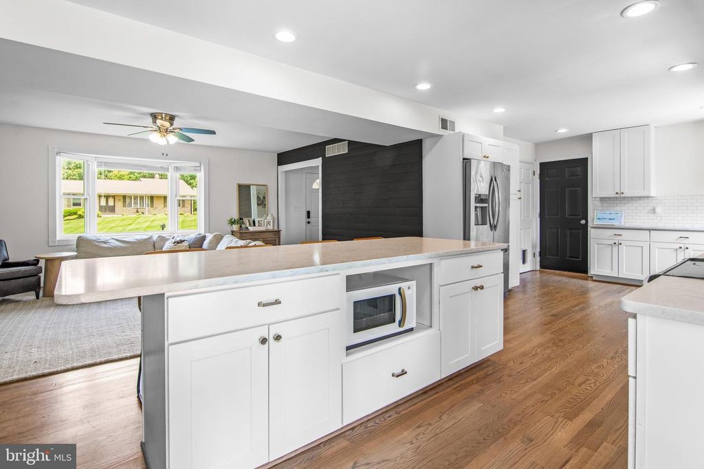 Image 10 of property listing at 109 ROCKVALE RD, Sykesville, MD 21784