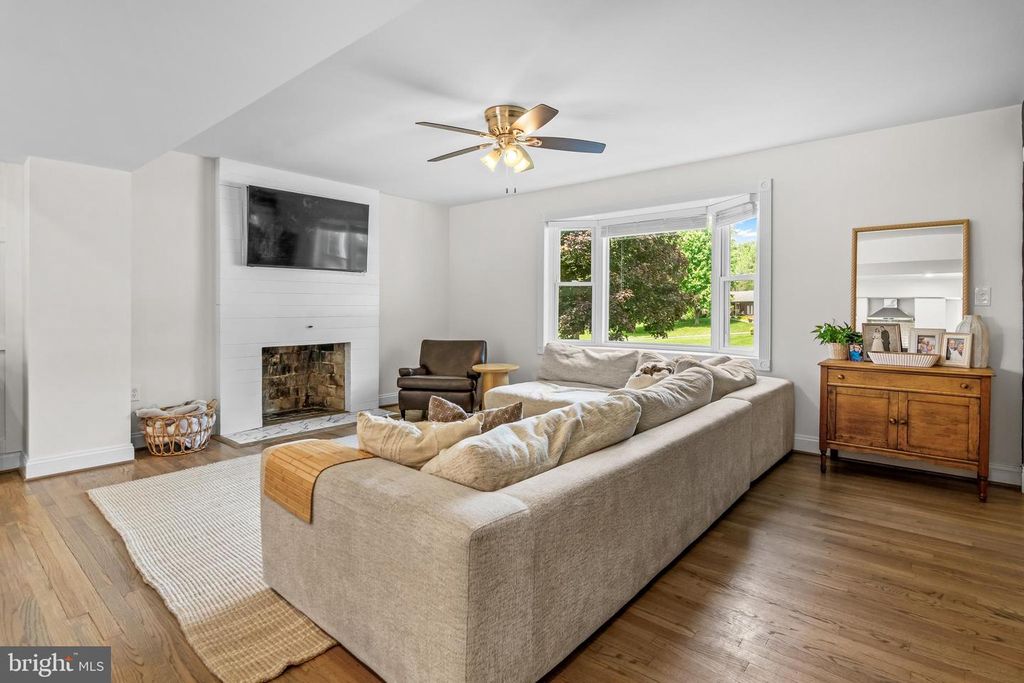 Image 12 of property listing at 109 ROCKVALE RD, Sykesville, MD 21784