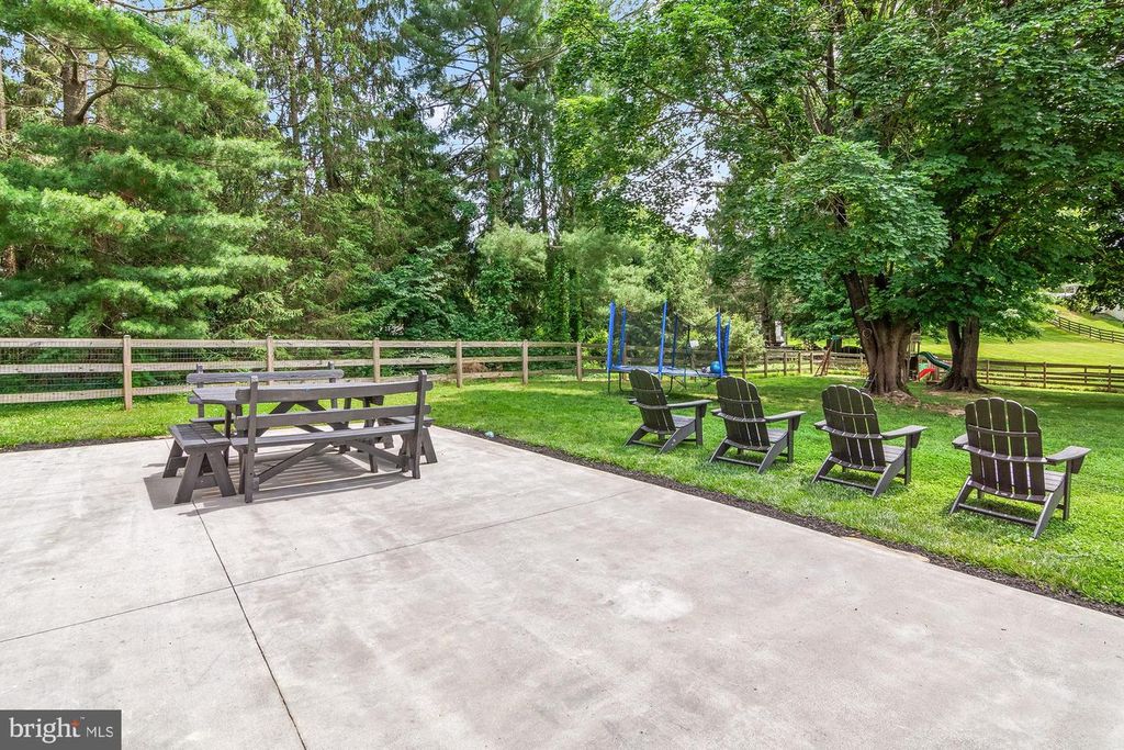 Image 18 of property listing at 109 ROCKVALE RD, Sykesville, MD 21784