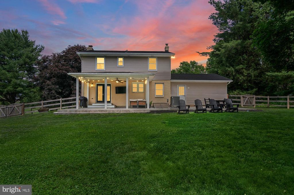 Image 2 of property listing at 109 ROCKVALE RD, Sykesville, MD 21784