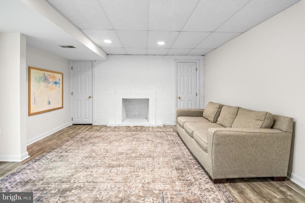 Image 38 of property listing at 109 ROCKVALE RD, Sykesville, MD 21784