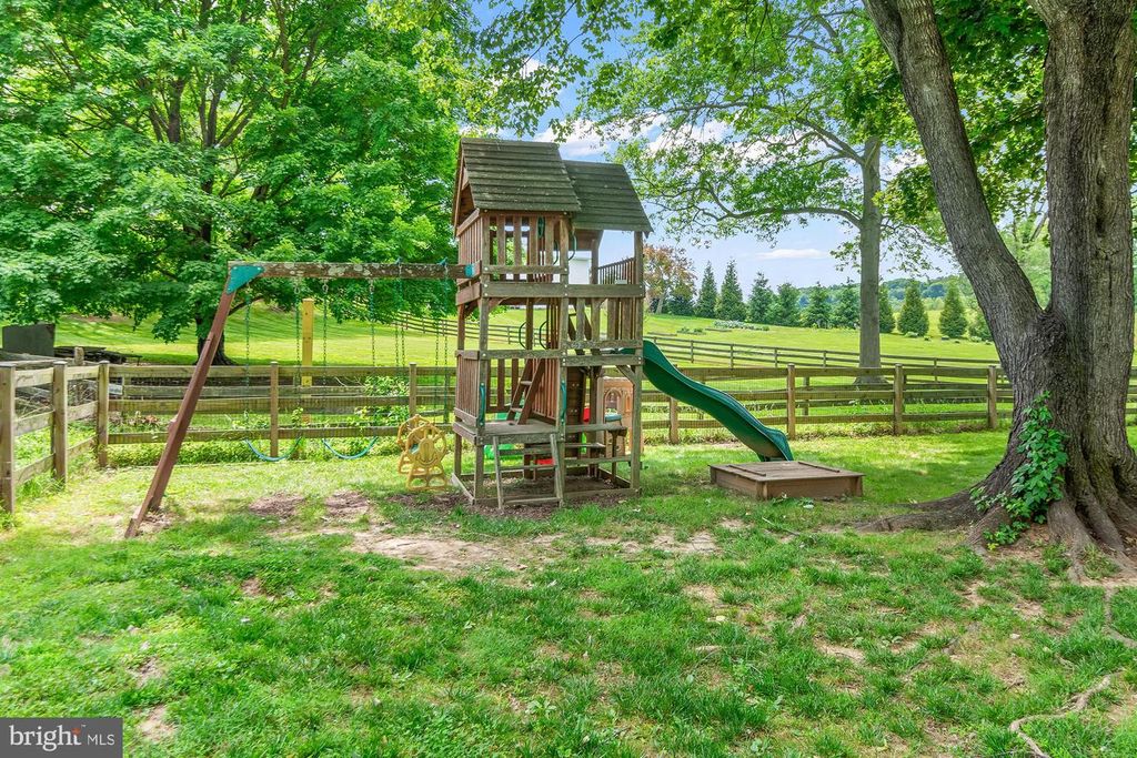 Image 44 of property listing at 109 ROCKVALE RD, Sykesville, MD 21784
