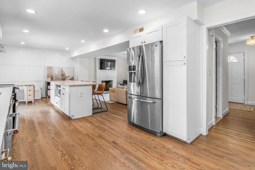 Image 7 of property listing at 109 ROCKVALE RD, Sykesville, MD 21784