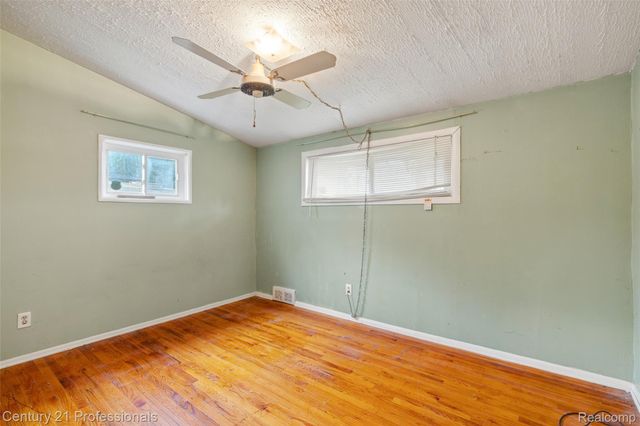 1178 Dudley Avenue, Pontiac, MI 48342