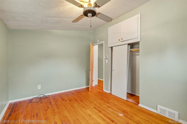 1178 Dudley Avenue, Pontiac, MI 48342