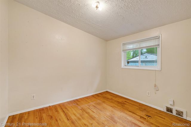 1178 Dudley Avenue, Pontiac, MI 48342