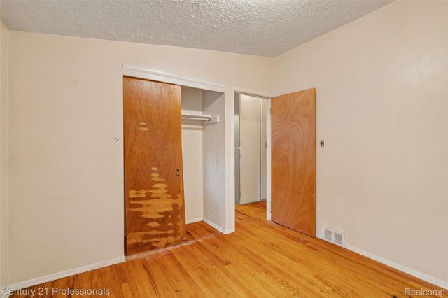 1178 Dudley Avenue, Pontiac, MI 48342