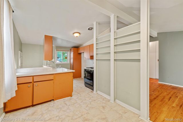 1178 Dudley Avenue, Pontiac, MI 48342